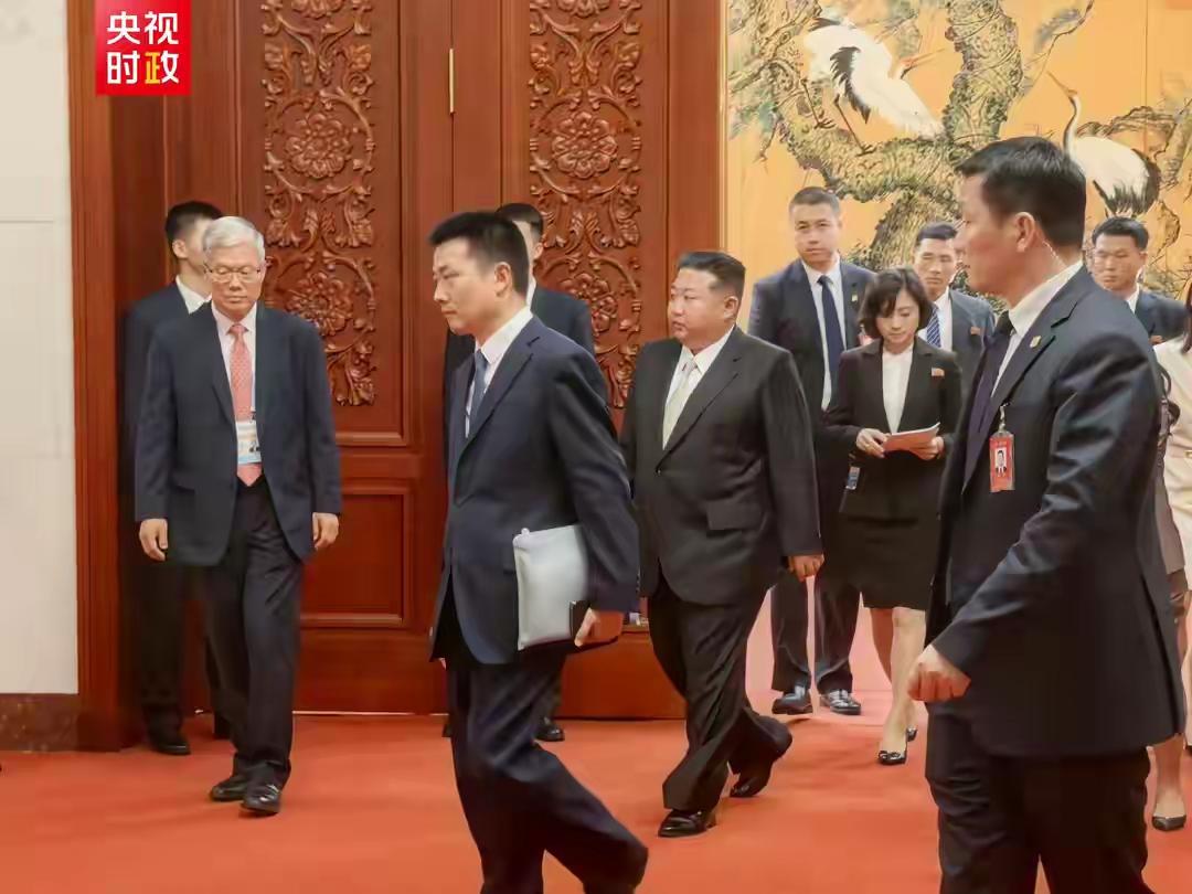 根据官方刚刚发布的消息，李总理将于10月9日至11日率领代表团赴朝访问，出席其建