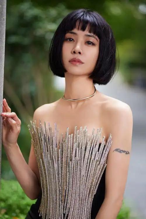 1.陈妍希到现在都跟朋友说，她其实不知道具体离婚原因，好多事情都是前夫突然通知