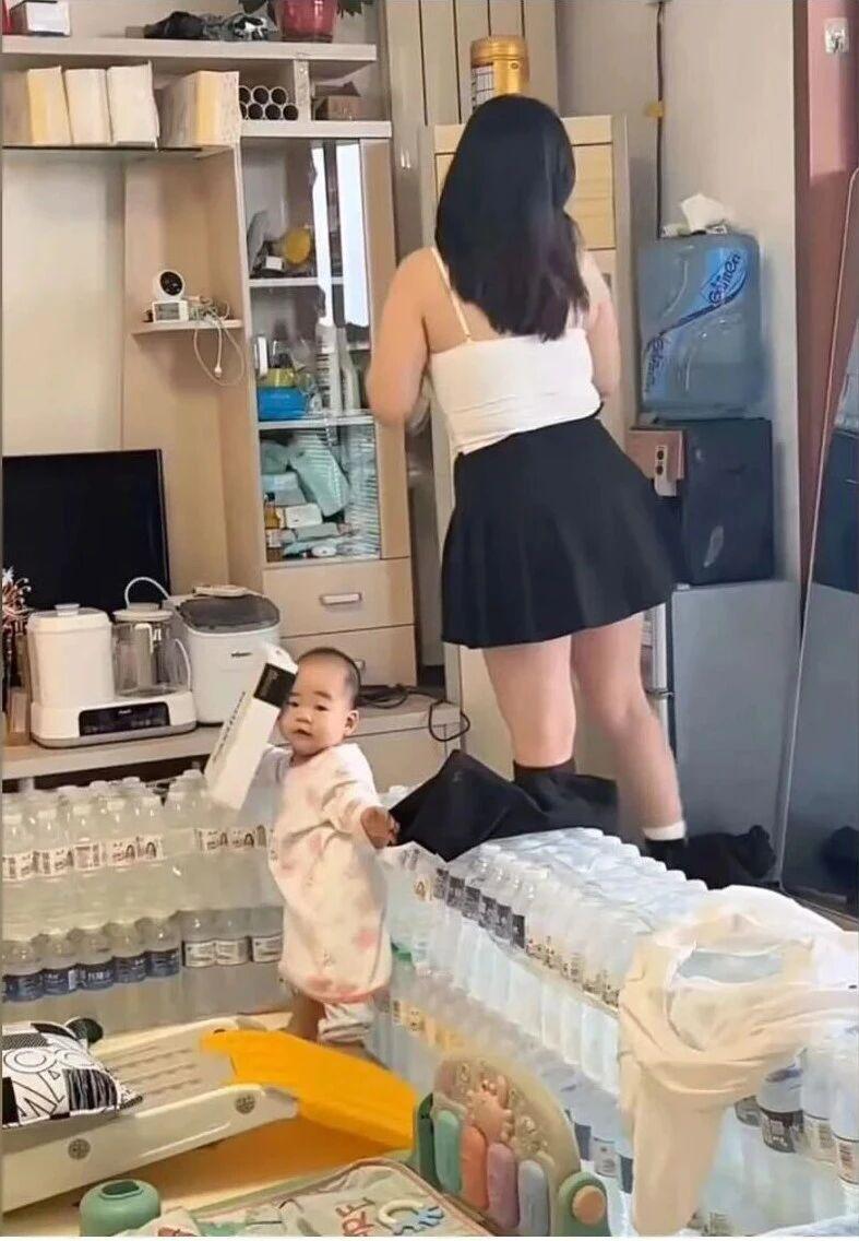 结婚几年了，孩子都这么大了，老婆还突然爱打扮起来了。。。