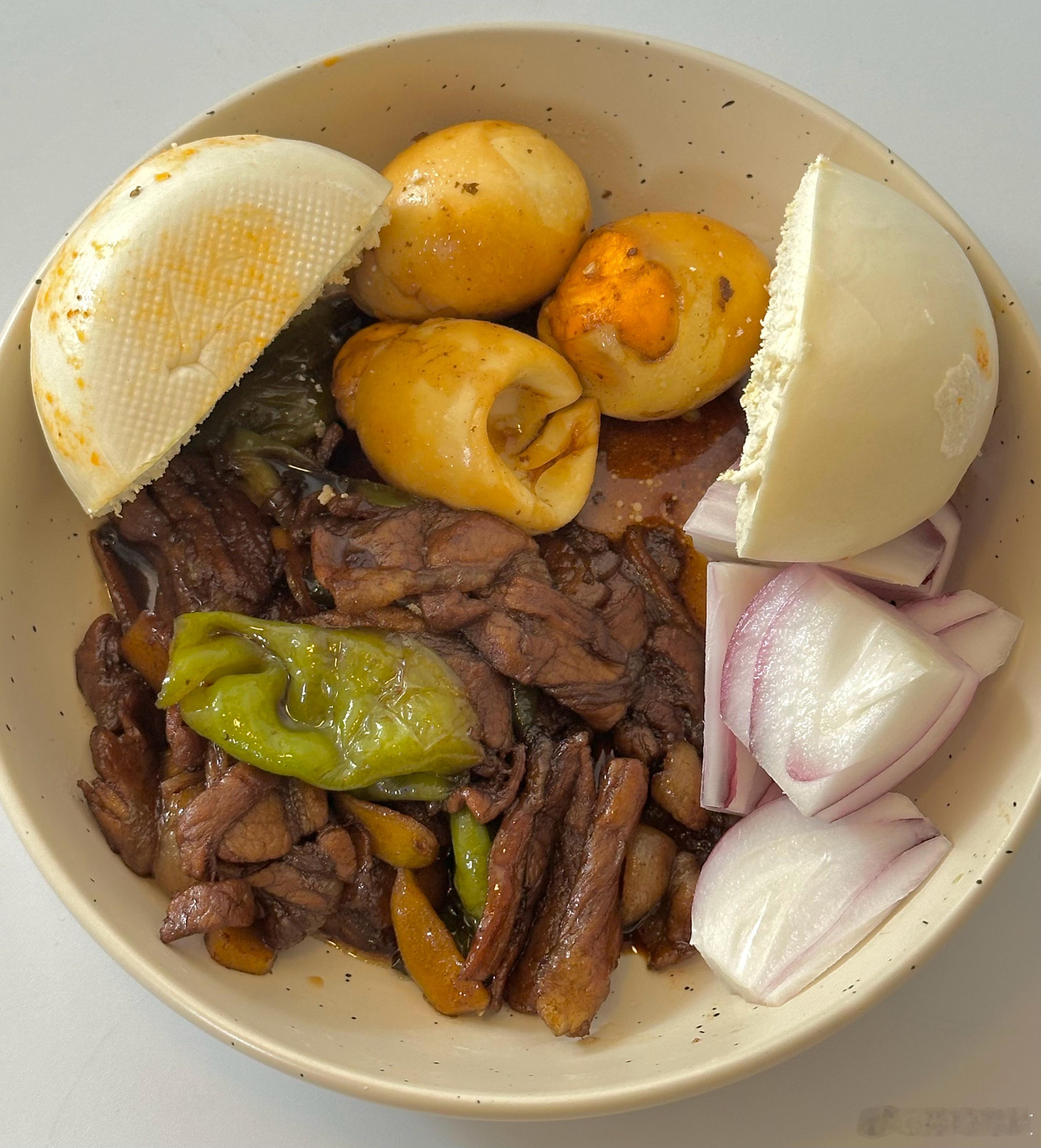 今日虎粮：可乐五花肉（有个鸡蛋煮爆开了>