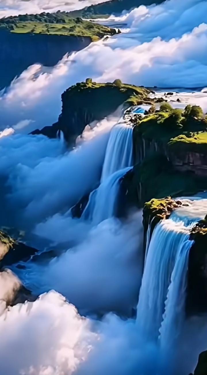 我分享一张我心中超绝的山水瀑布——湖南郴州桂东龙溪瀑布。它在桂东县新坊乡龙溪村，