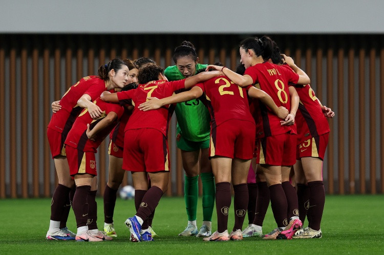 【中国女足下轮获胜将直通世界杯】中国女足三连胜小组头名出线女足亚洲杯小组赛B组