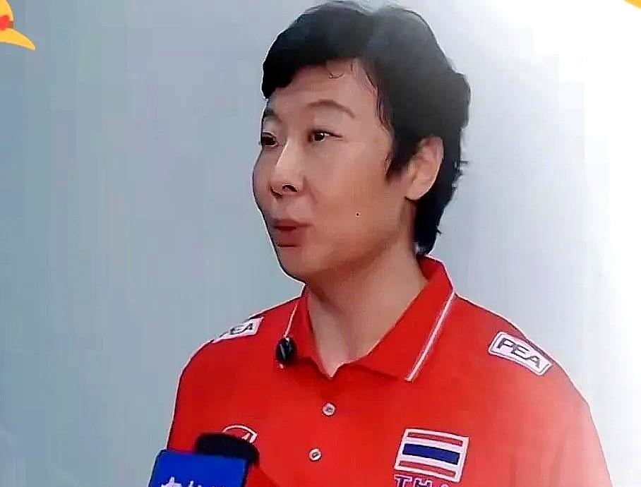 **系统碾压孤勇，才是女排新答案。**凌晨这场球，赵勇把“没有朱婷”的焦虑撕