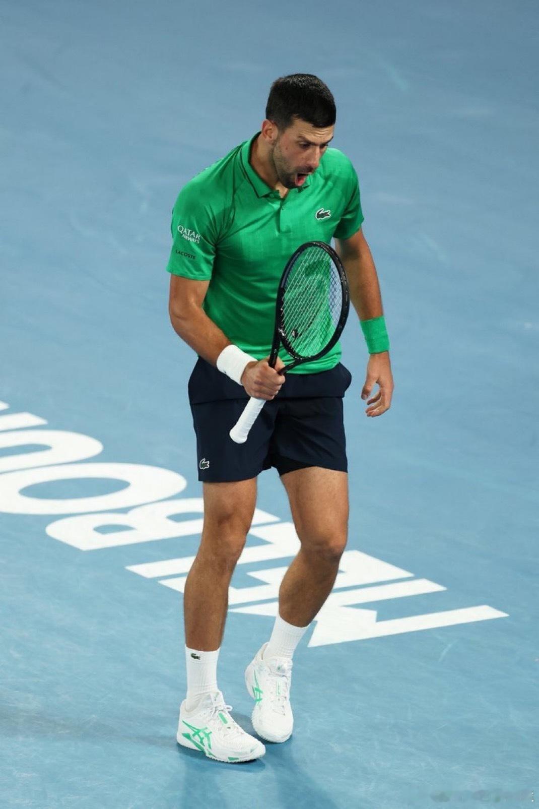 德约科维奇在澳网以6-36-47-6击败博蒂克·范·德·赞德舒尔普第十八次晋