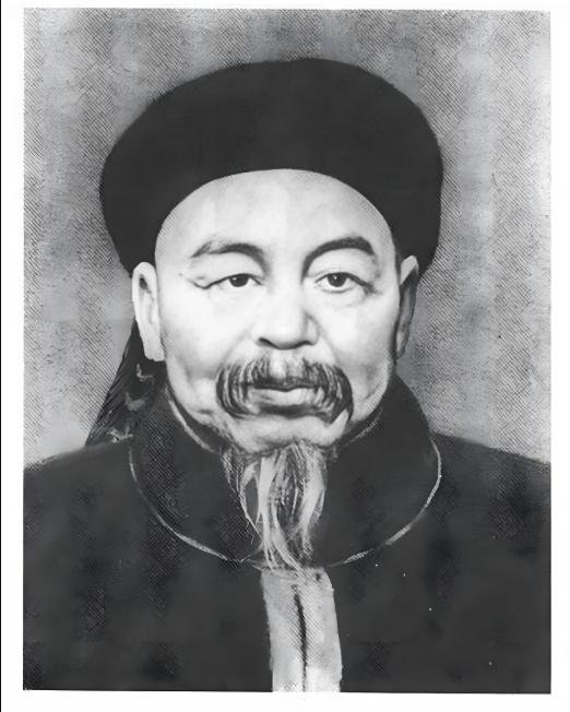 1876年，64岁的左宗棠站在兰州城墙上，看着士兵们擦拭着锃亮的德国步枪，突然冷