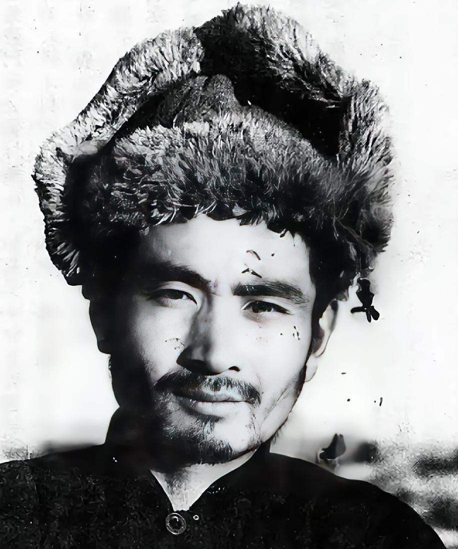 1943年，姜荣泉被俘，日军决定送他去哈尔滨平房的731部队做活体实验，路上，姜