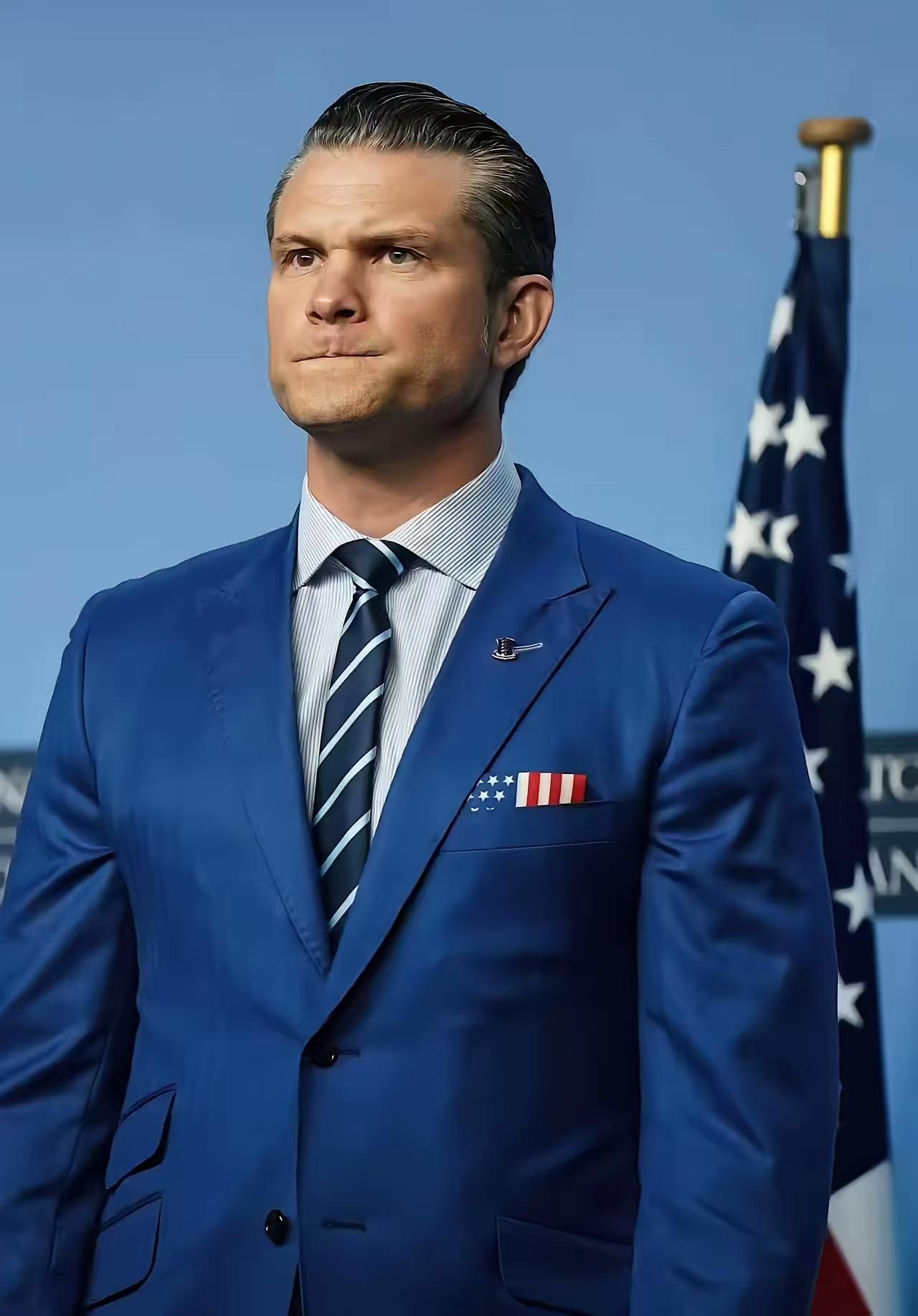 就在昨日美国国防部长突然宣布了！2025年11月4日，美国国防部长赫格塞