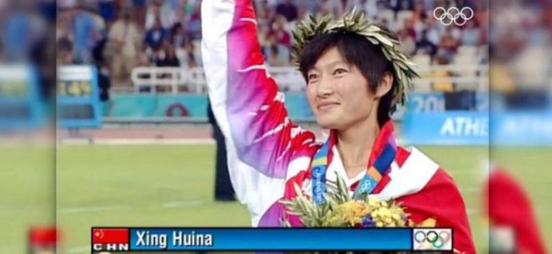 中国选手绝对少跑一圈！2004年雅典奥运会上，出现了一个惊天大乌龙，黑人选手以为