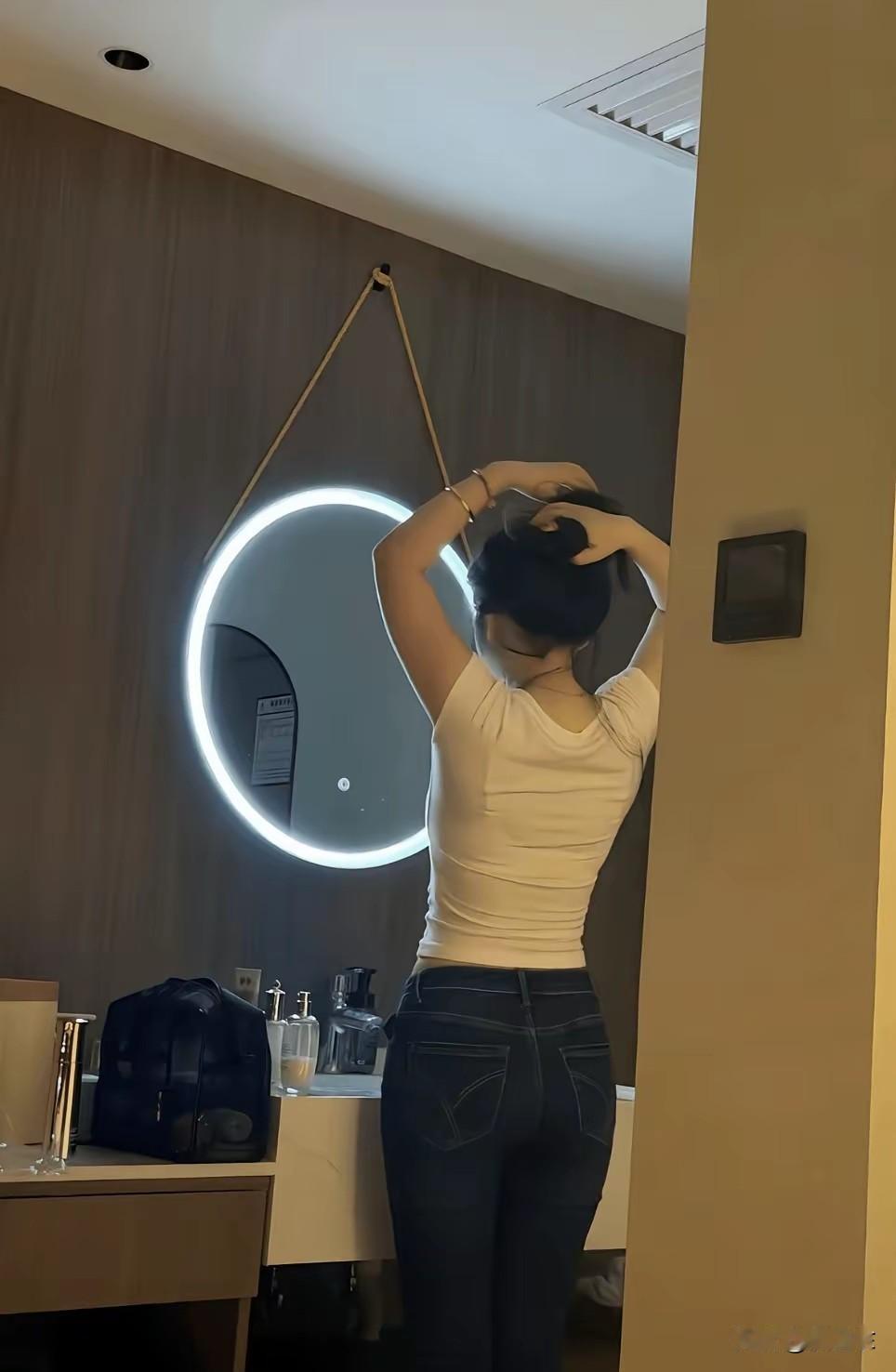 人生得意须尽欢勾栏听曲可好