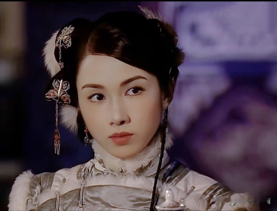 《金枝欲孽》:玉莹是个精明人，她懂扮猪吃老虎这套，通过装傻充愣很快得到了如妃的