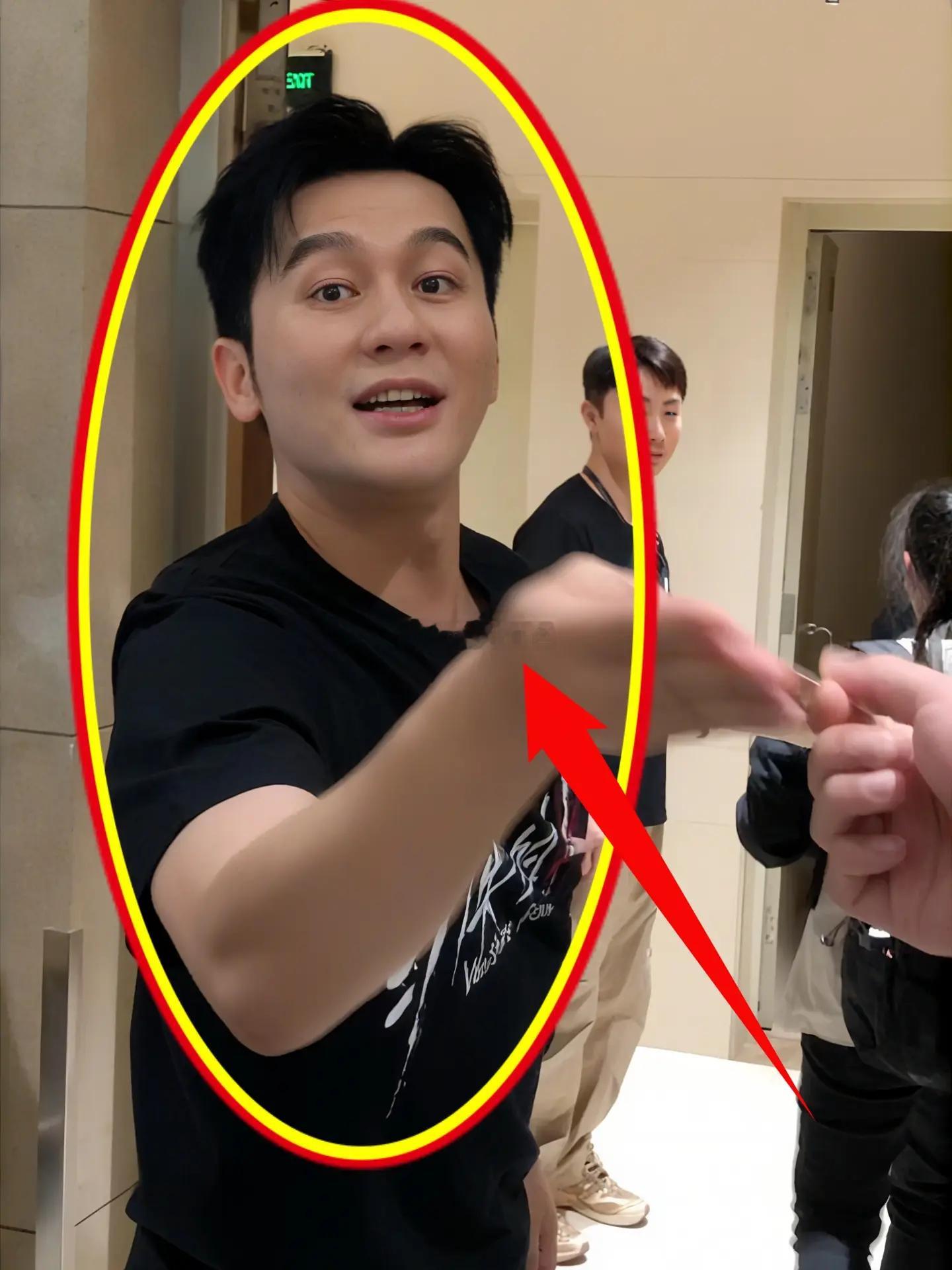 跑男玩梗网友帮李晨说话结果被背刺想知道当初帮他说话的路人什么心情