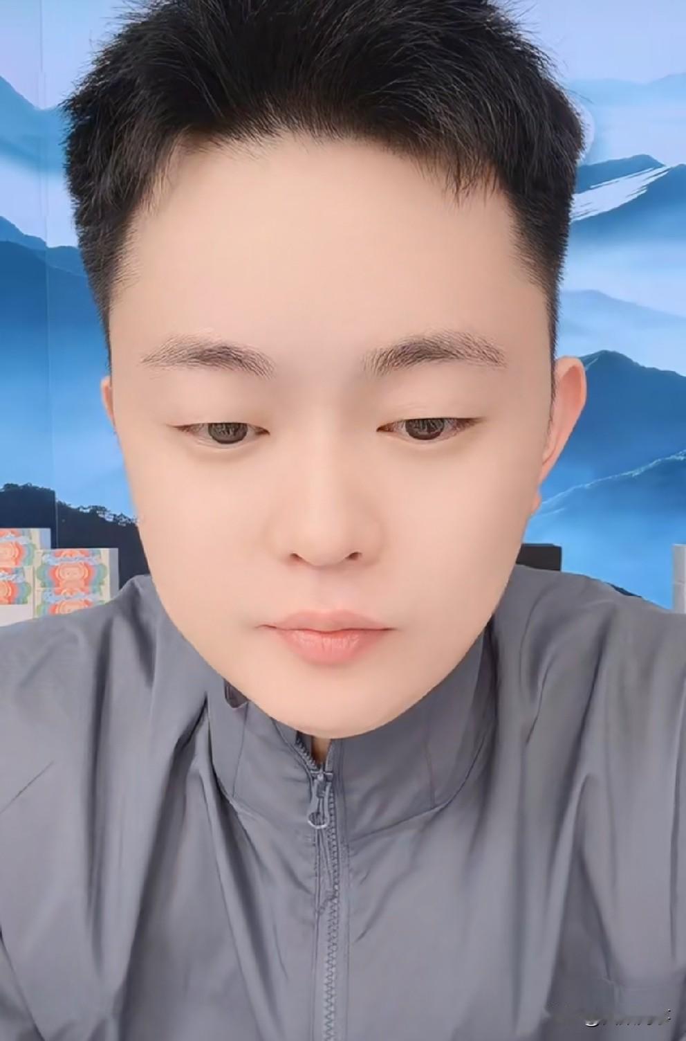 巴扎黑承认被大批富婆追求示爱，坦言曾为保护“小冠军”处处隐忍不树敌！