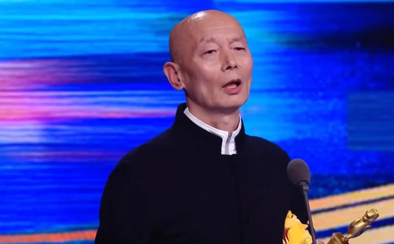 2025年第32届大学生电影节10个之最：1、最有文化的颁奖嘉宾：马未都2、