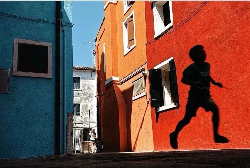 一定要告诉孩子：人这一生，什么才最重要？主见比顺从重要：不要让孩子成为随波逐流