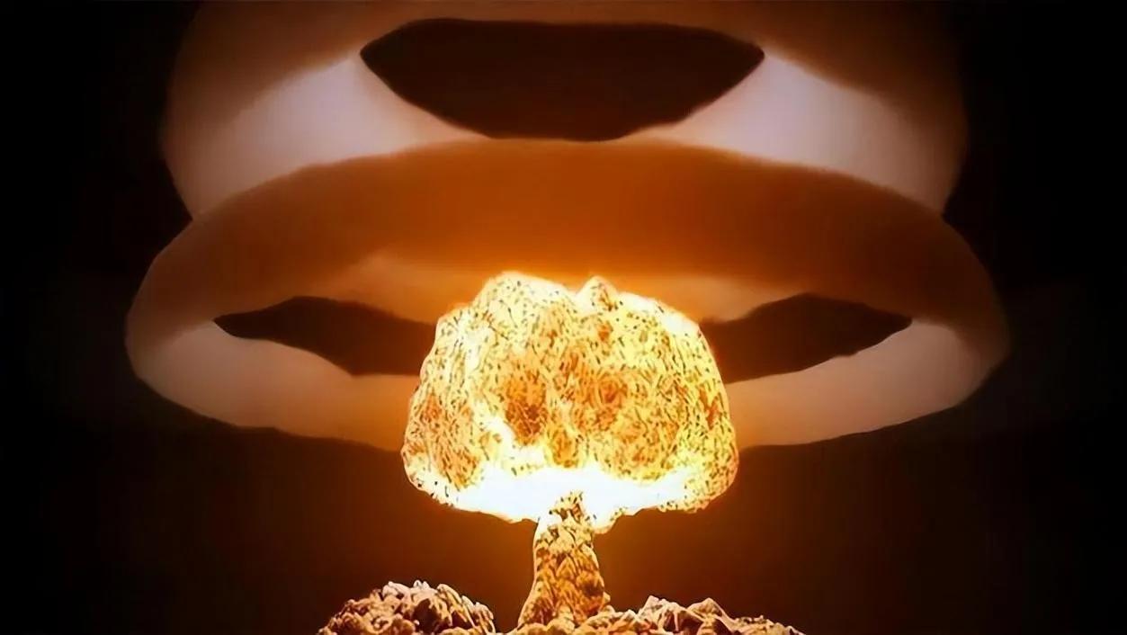 俄乌战争俄罗斯至今未用的大杀器：1、图160战略轰炸机—杀鸡焉用牛刀2、苏5