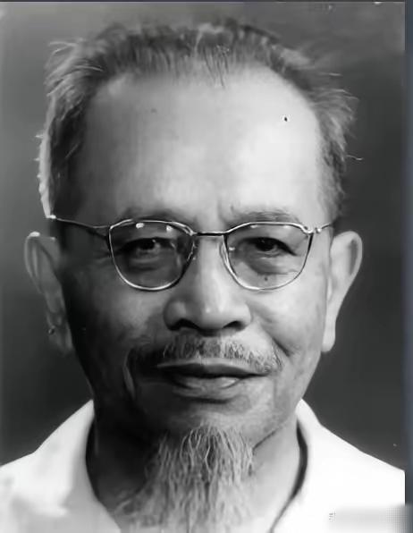 姜立夫（1890年7月4日—1978年2月3日），原名蒋佐，字立夫，浙江平阳（今