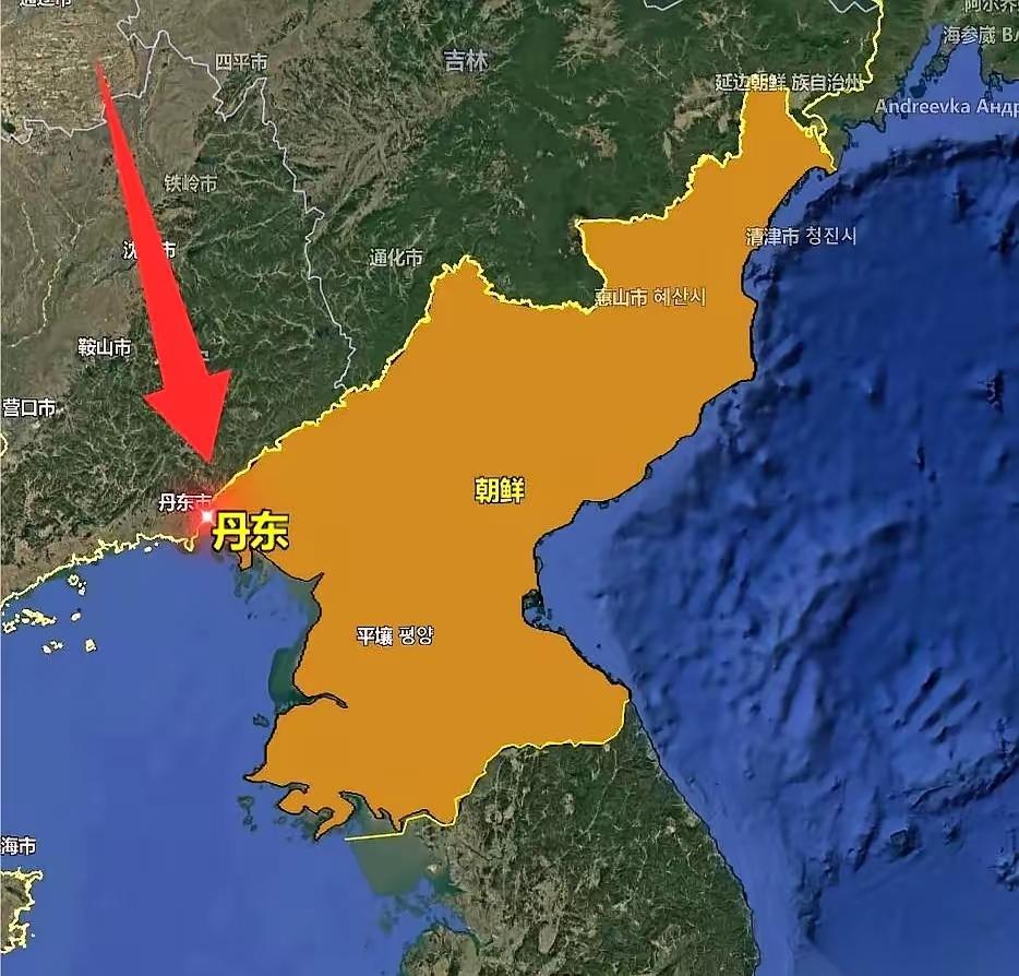 朋友圈都快刷爆了，鸭绿江对岸疯了似的，一车一车地往回拉咱们的拖拉机、机床、切割机