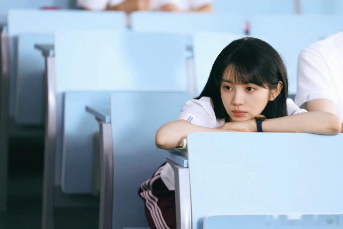 田曦薇好甜天才女友🥳本来专注剧情，却频频被林知夏的笑容吸引，田曦薇甜度把控恰到