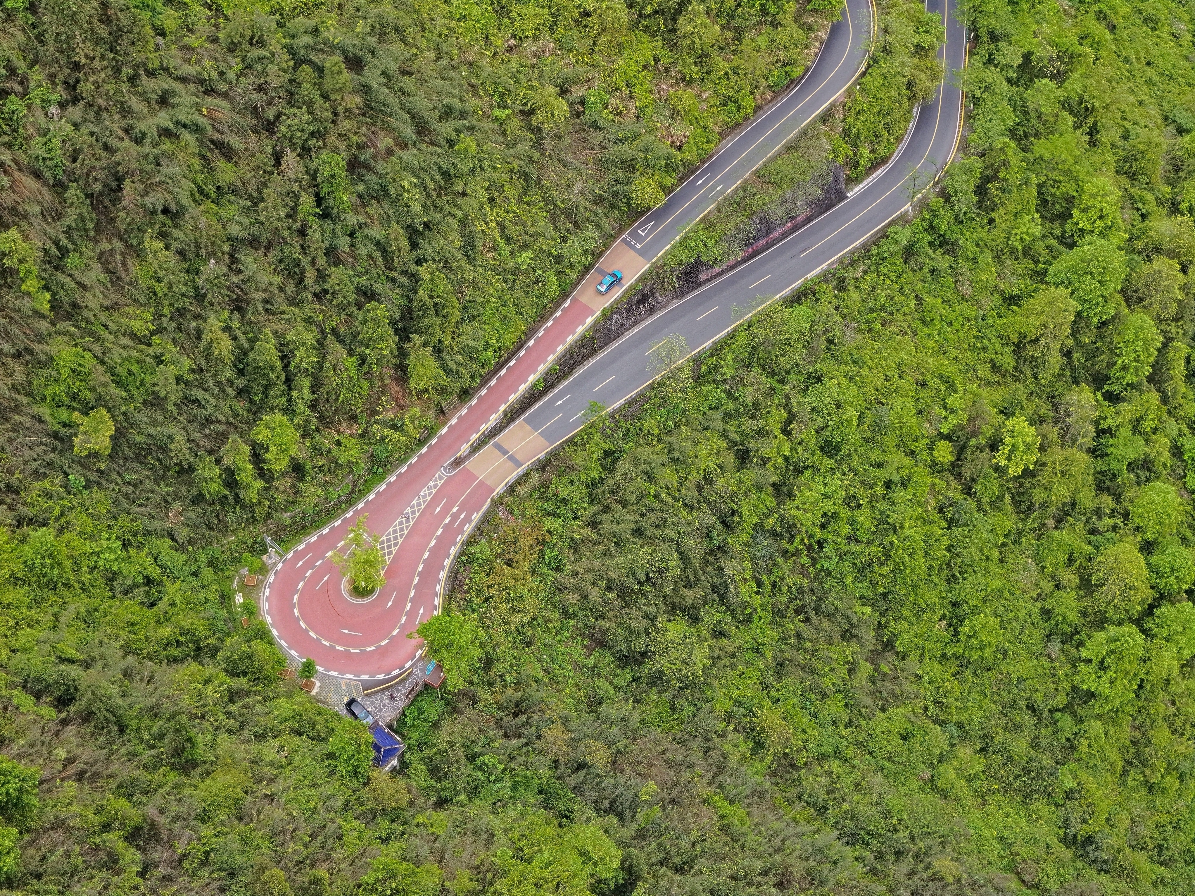 万千气象看湖南中国基建把桥修成了5a级景区不到现场观看矮寨大桥，感受不到横空在