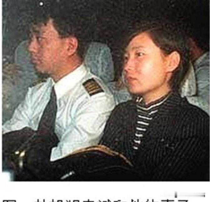 1998年，国航机长驾驶载有95名乘客的客机叛逃台湾，飞至台湾西南部空域时，4架