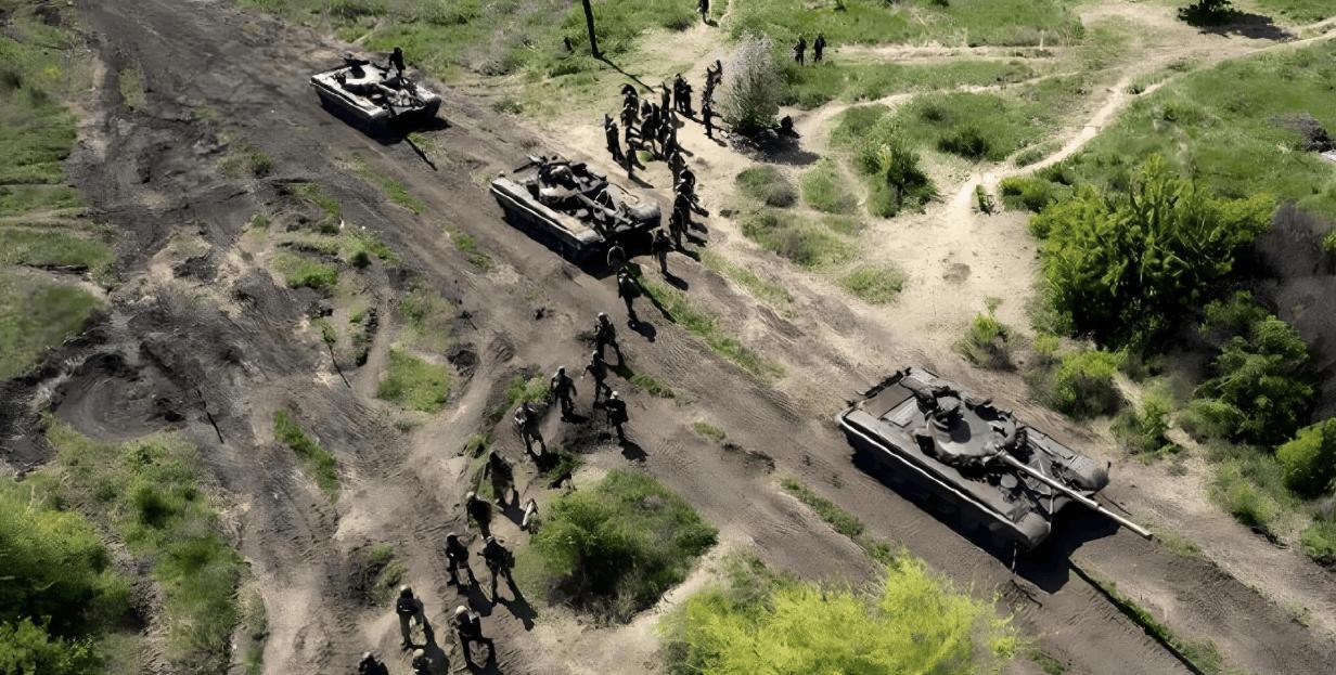 惨不忍睹！乌克兰雇佣兵44%战死，幸存者花9200美元找蛇头偷渡乌克