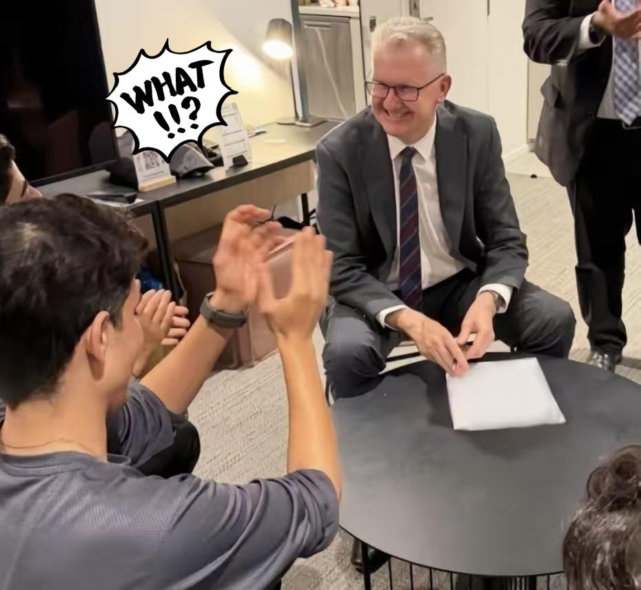 澳大利亚终于出手了！今天凌晨，澳大利亚内政部长托尼亲自赶赴到伊朗女足球员的酒店