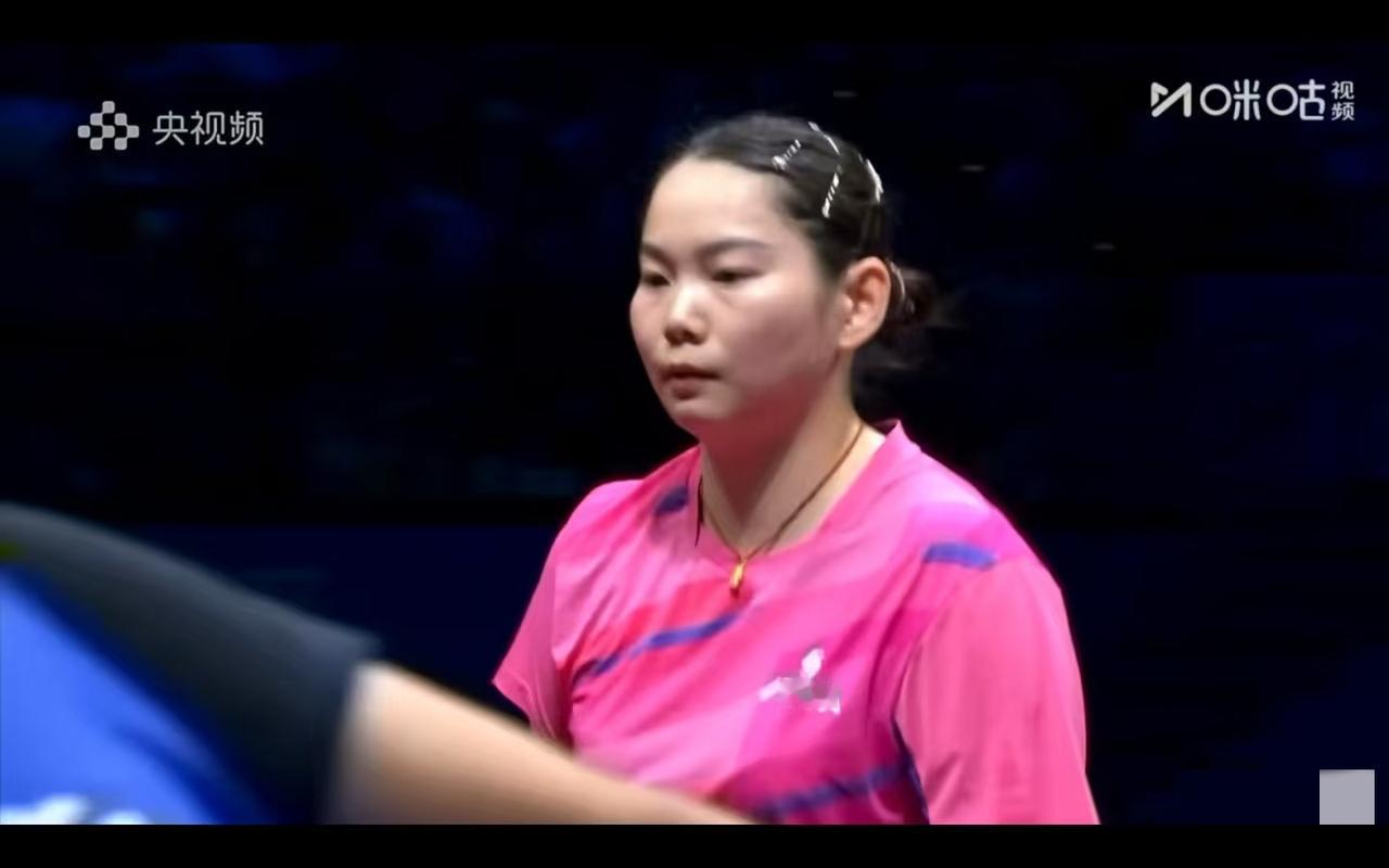 佳佳在开局大好局势下，没有成功凑一分，网友吵翻天。有人说：我感觉佳佳不换拍子就