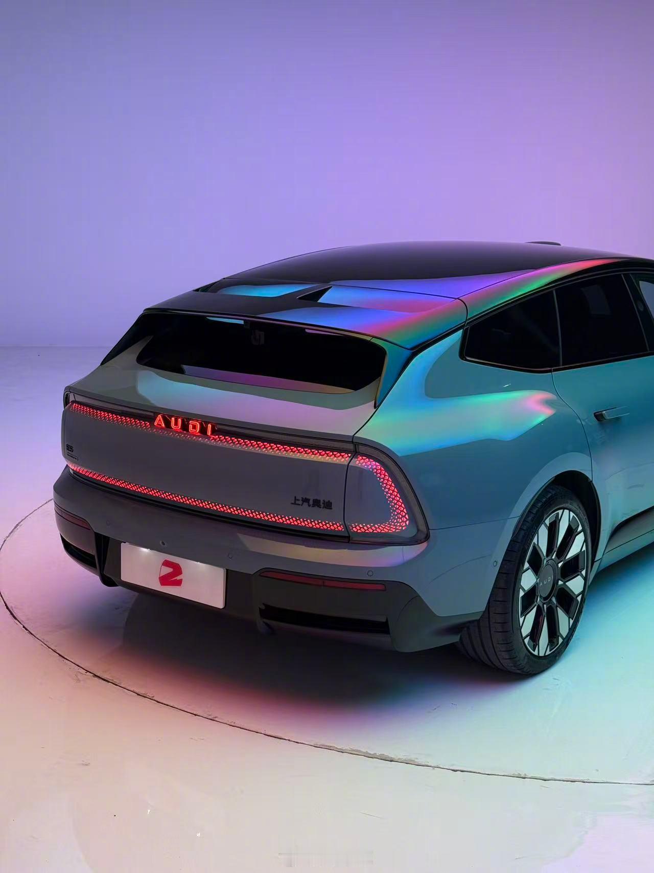 原创设计值得尊敬！E5Sportback属于科技前卫风，搭配上灯厂的招牌，前后