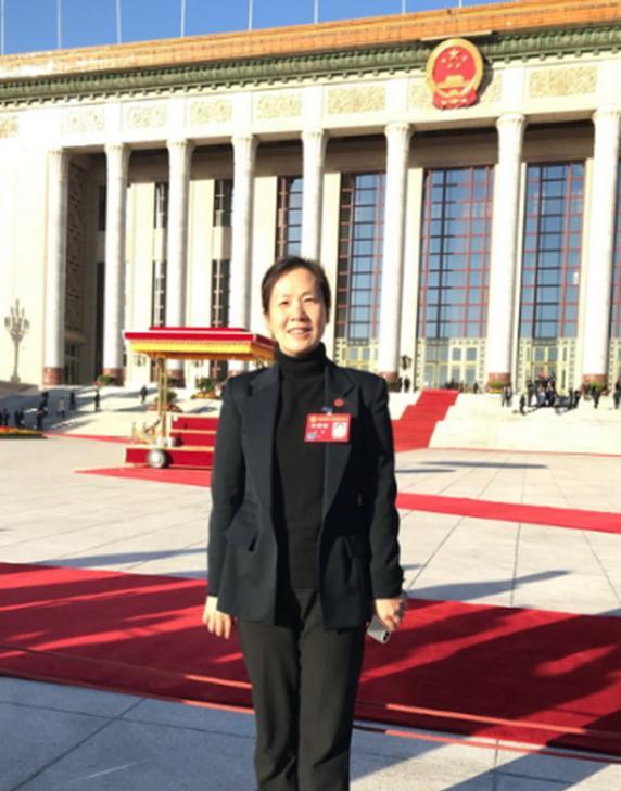 她是美国极不想放回中国的科学家，拒绝了美国公司千万年薪，抵挡所有人抛出的橄榄枝，