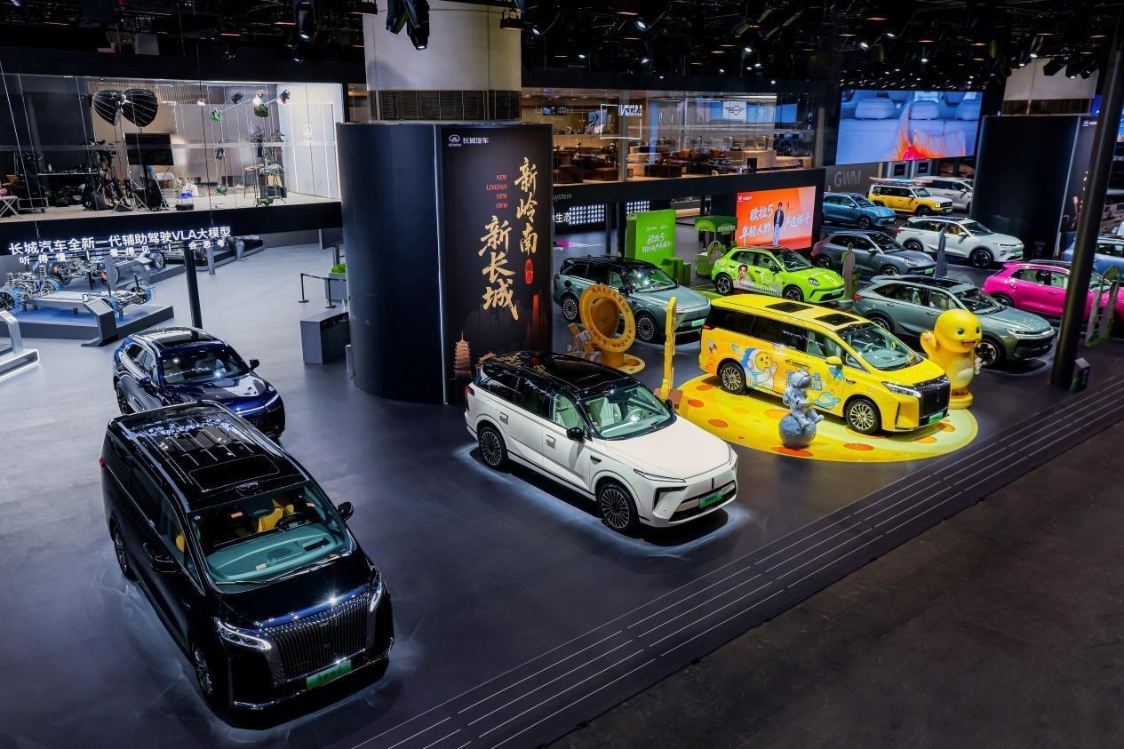 魏牌展台带来了全新高山家族、全新蓝山、新摩卡Hi4。同时发布了长城VLA辅助驾驶