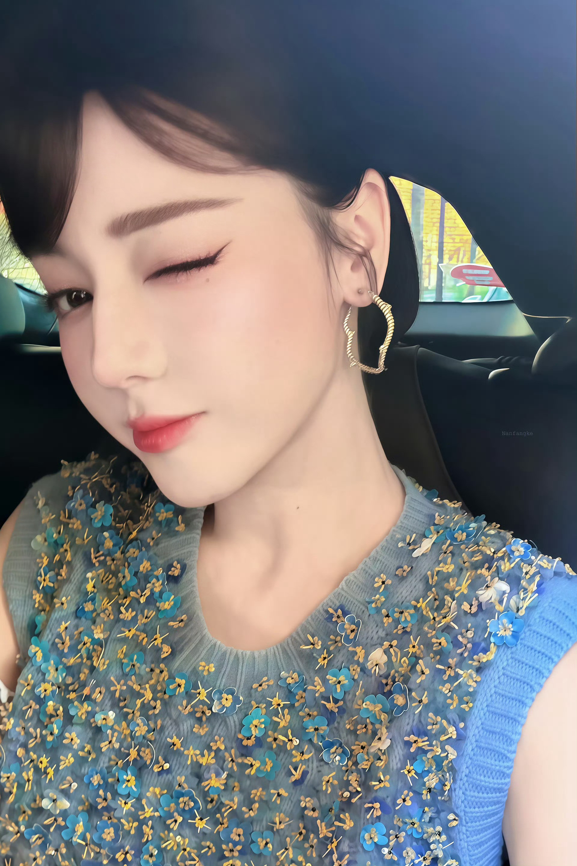 迪丽热巴路虎卫士全驭代言人迪丽热巴dlrb热巴开卫士dlrb迪丽热巴卫蓝