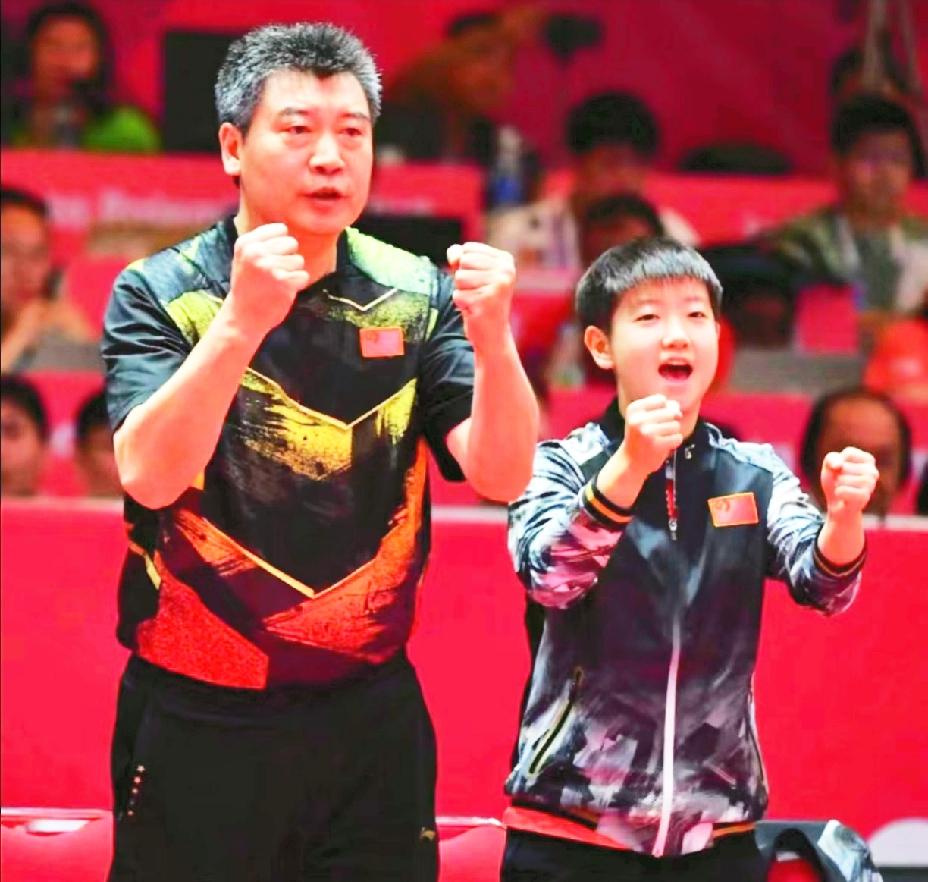 莎莎的好朋友李爷爷，作为全运会的火炬手开跑了。李隼教练表示第一次作为火炬手