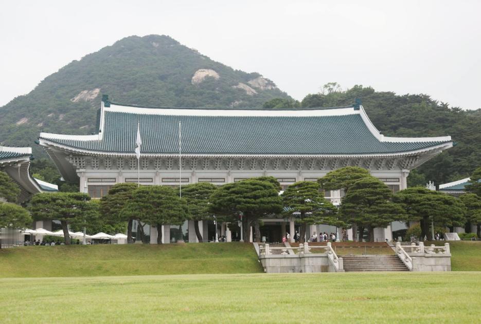 三年兜兜又回来！韩国总统府正式迁回青瓦台，终结尹锡悦"龙山时代"12月9日