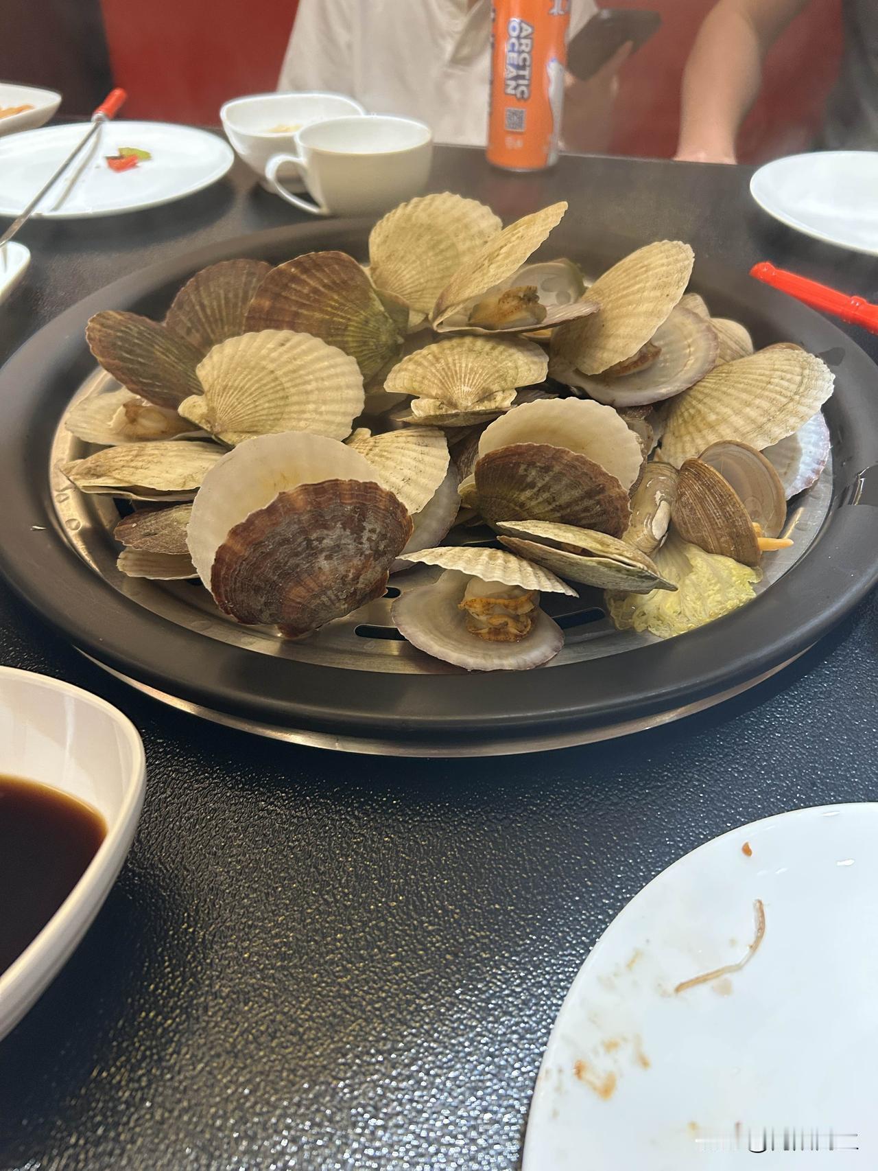 有时候有些委屈是要咽下去的。不为别的，就为了自己的孩子。今天下午前夫来接两个