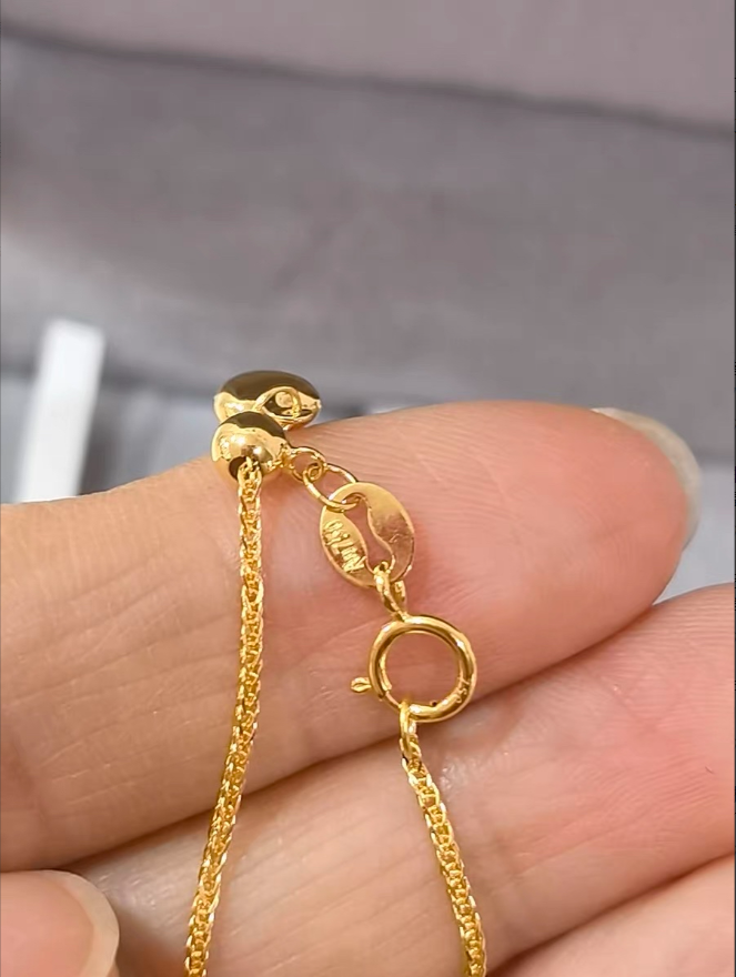 假一赔三，为什么商家还敢作假？前段时间，一个朋友在网上买520礼物，一条18