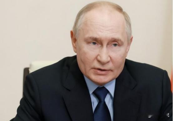 彻底认清俄罗斯真面目,简单来说就是两句话:东方的命,西方的心。如果不是这两种互相