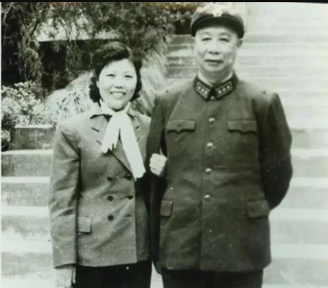 1980年，71岁的开国上将陈士渠与妻子协议离婚，谁知，6个子女却齐声地表示“早