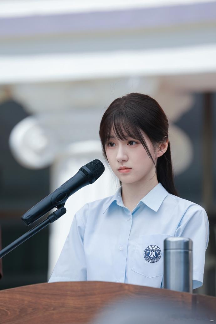 好想用包上恩的脸度过学生时代校园剧女主天花板包上恩，青涩少女感浑然天成，光看