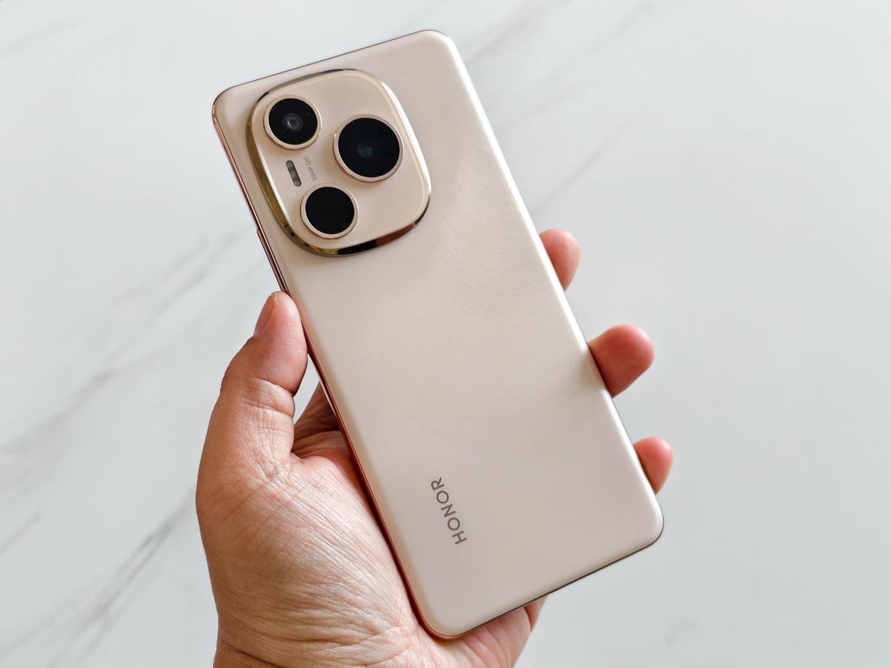 最新手机电池容量排行榜1、荣耀Power，8000mAh2、iQOOZ1