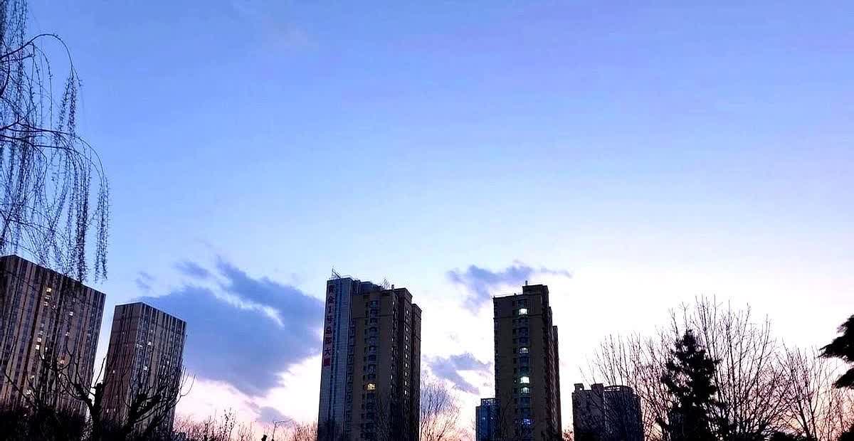 老爹出院后如愿到了三姐家一到三姐家，老爹马上就去了姐姐姐夫的主卧躺下了，