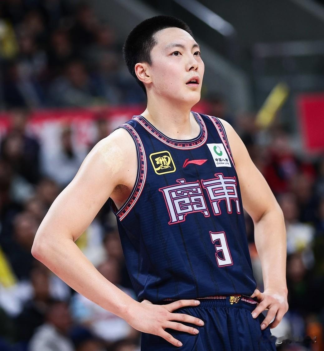 广东被绝杀！广东98：99惜败北控，看看球员数据，谁尽力了？！01、胡明轩，