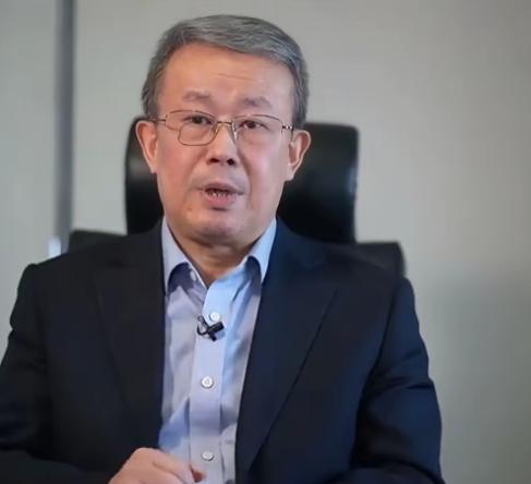 人民日报直接亮明态度！9月29日人民锐评火力全开：法律专业不让招海归老师，