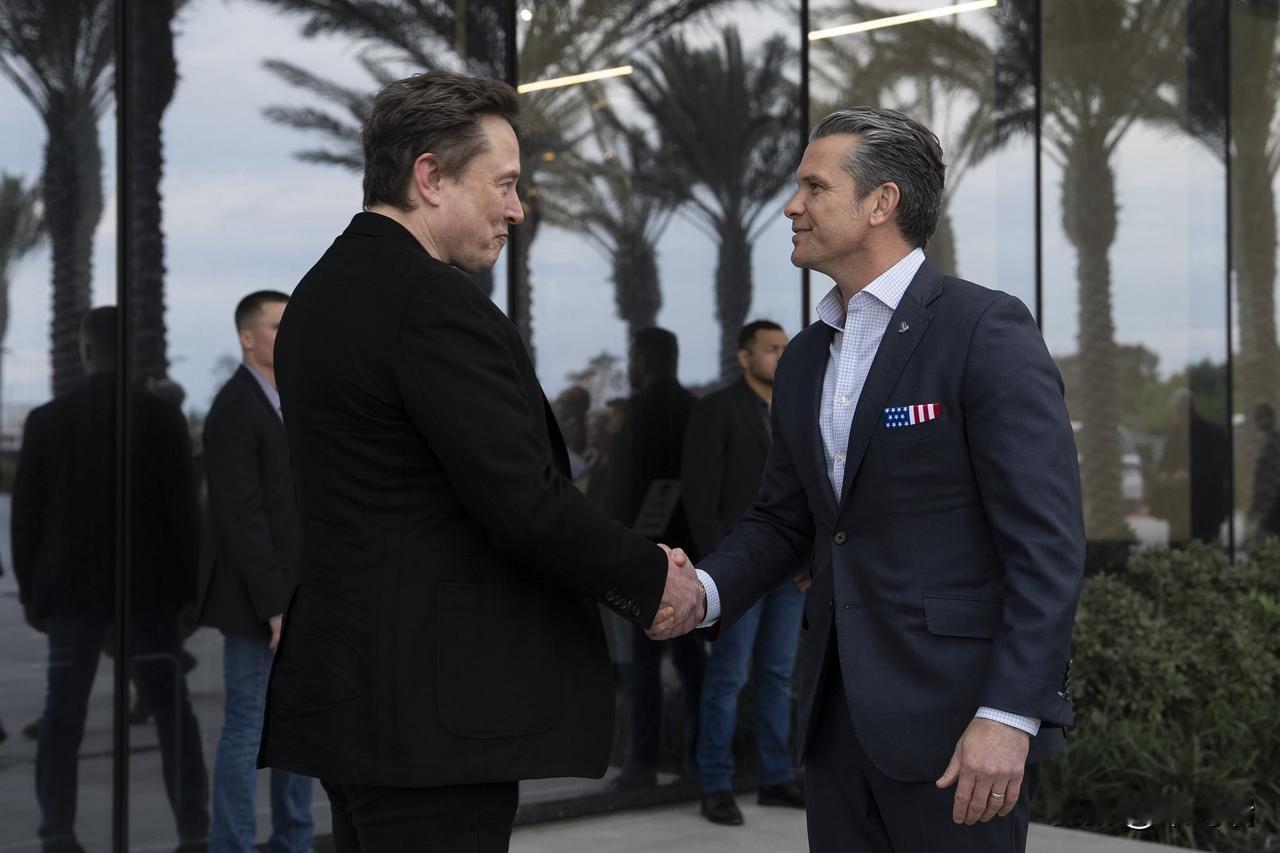 2026年1月12日，现任美国国防部长皮特·赫格塞斯（PeteHegseth）