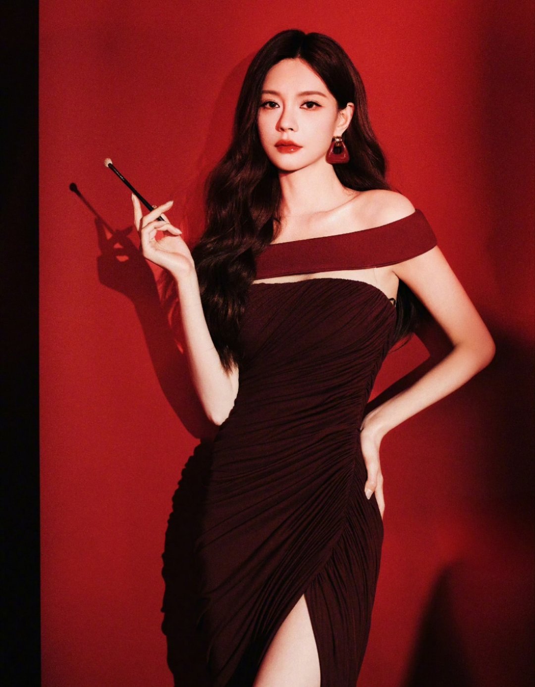 沈梦辰姐姐，我就说三个字，美极了！这腿也忒长了