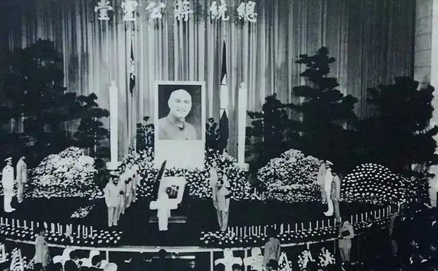 两蒋归葬大陆大戏开锣！浙江奉化，蒋家祖坟旁再起波澜，蒋介石父子归葬大陆引发两岸大