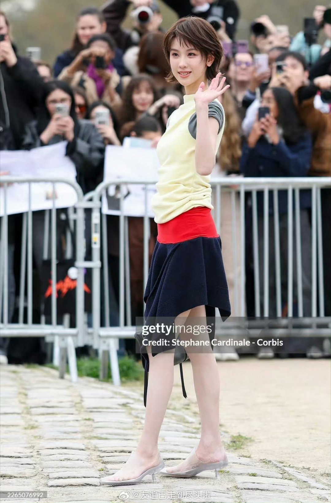 陈都灵，章若楠，孙千，杨超越，向涵之巴黎时装周看秀造型，喜欢谁的造型？