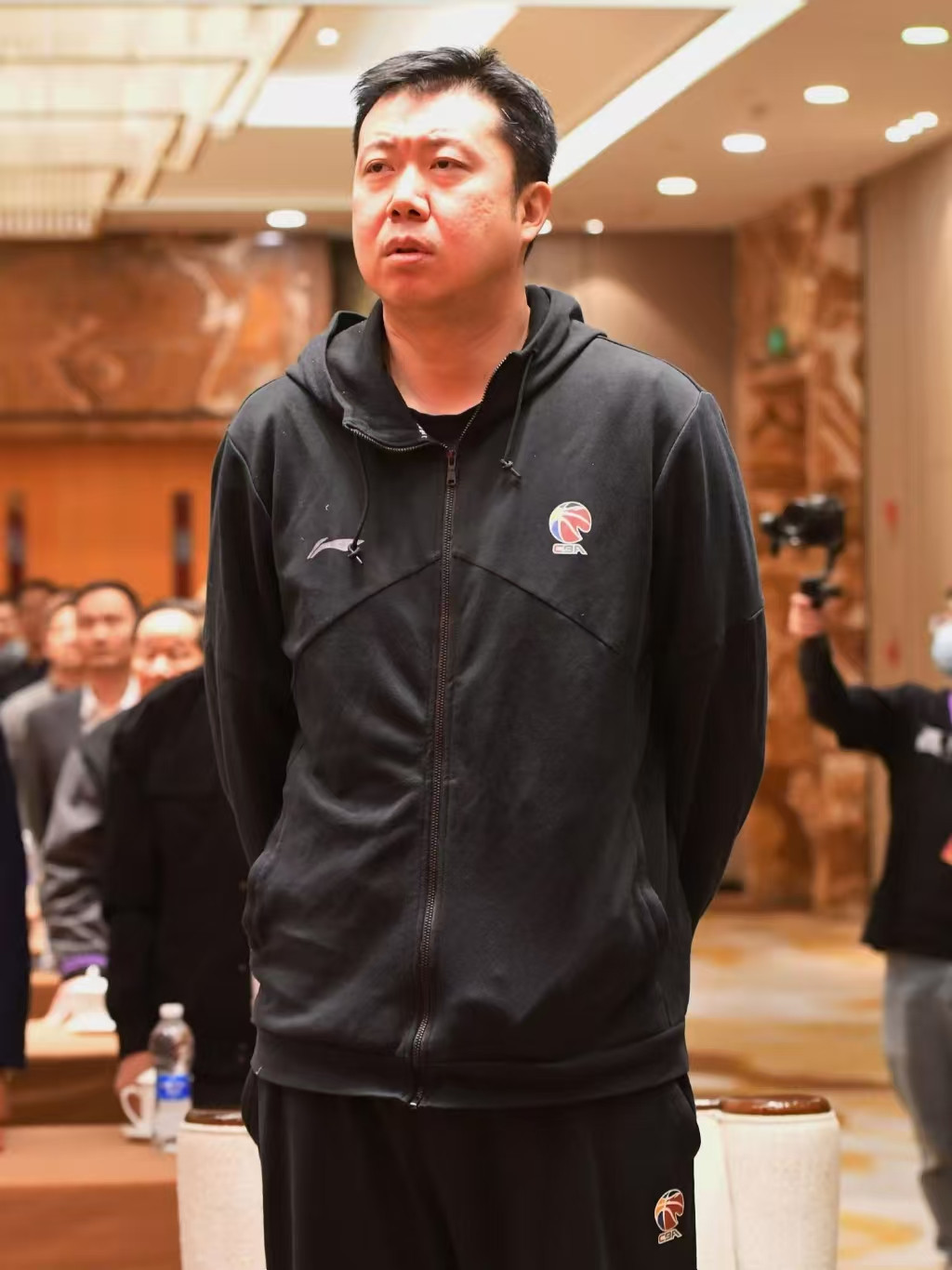 速度决定一切！大郅预言成真，杨瀚森在开拓者快节奏中迷失