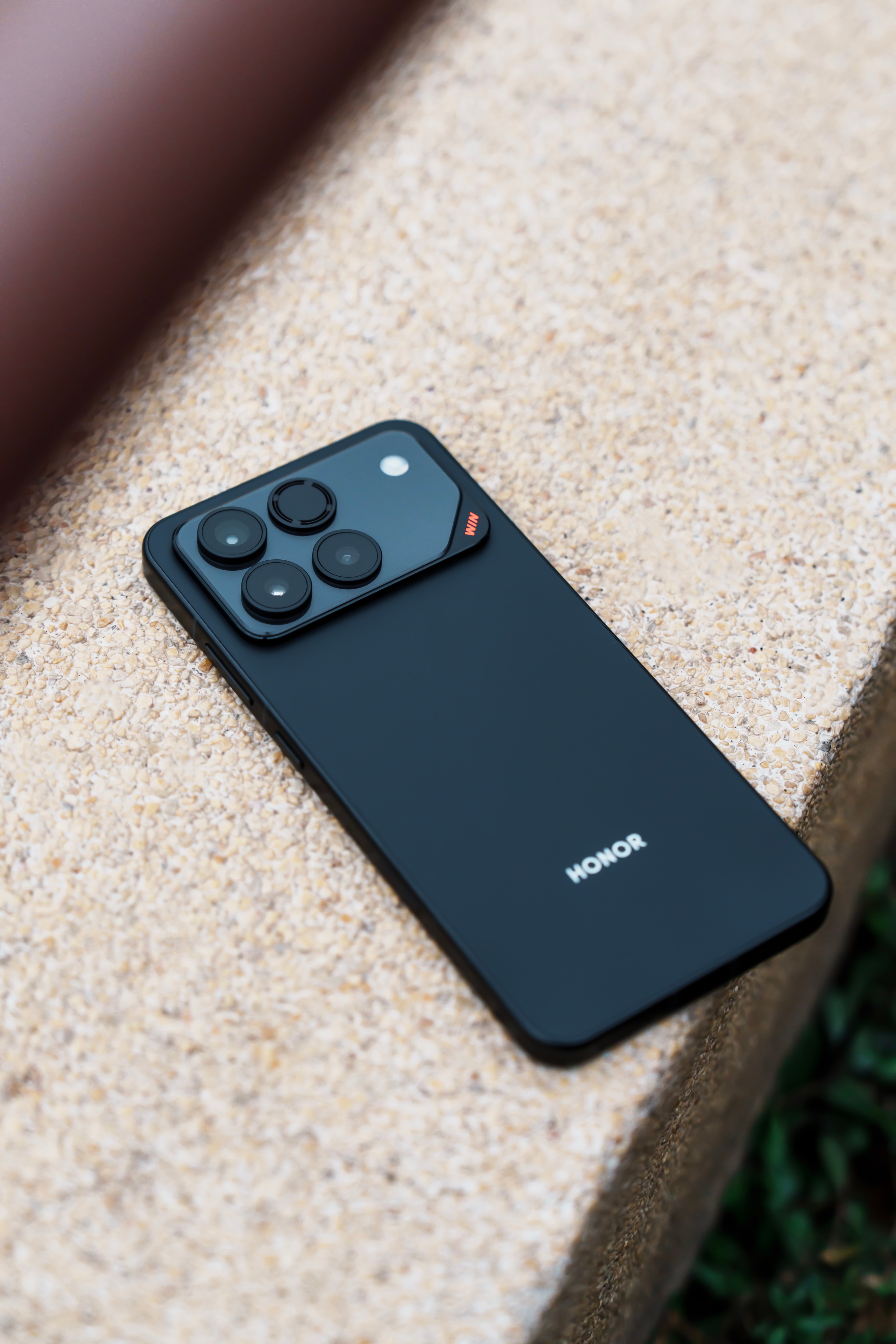 荣耀WIN来，这就是荣耀WIN的「快开黑」的真机实拍了，多的不说，直接看，是不