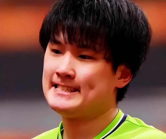 张本智和3-2险胜格罗特，差点一轮游？10月5日，WTT中国大满贯男单正赛继
