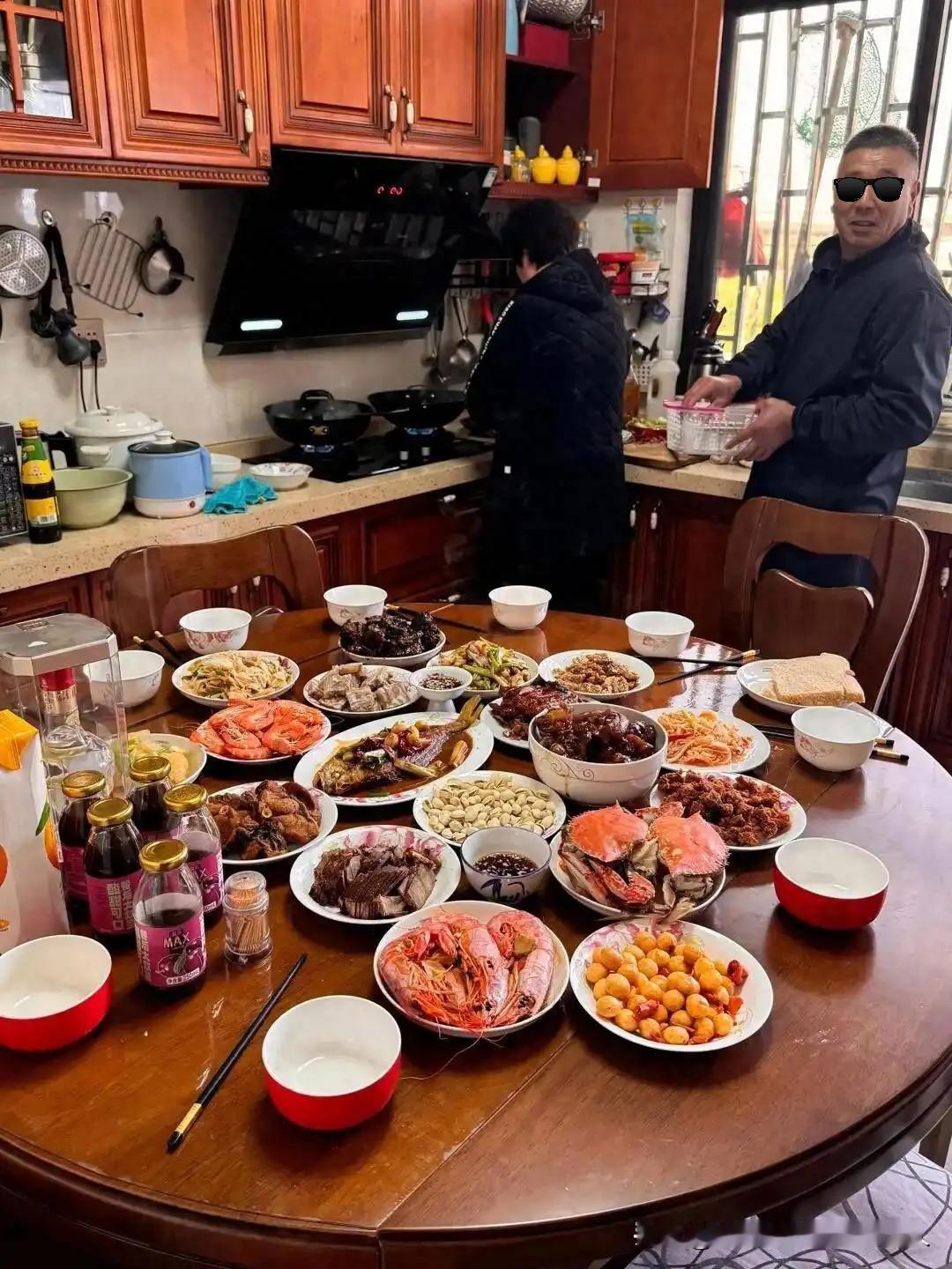 能不能不过年啊？取消算了，我不喜欢过年，太累了，我希望安安静静放几天假，怎么就